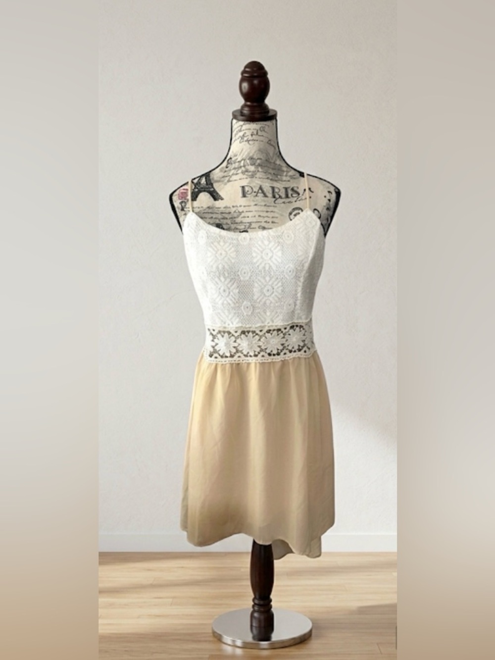 Rhapsody Boho Daisy Lace Chiffon High Low Dress NWT Large White and Beige